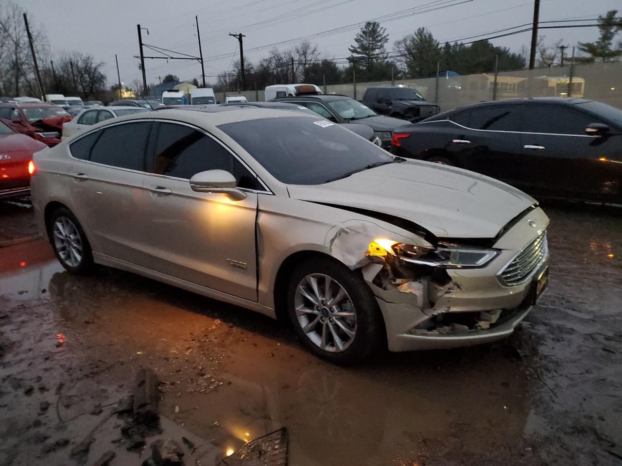 2017 FORD FUSION SE - Image 4