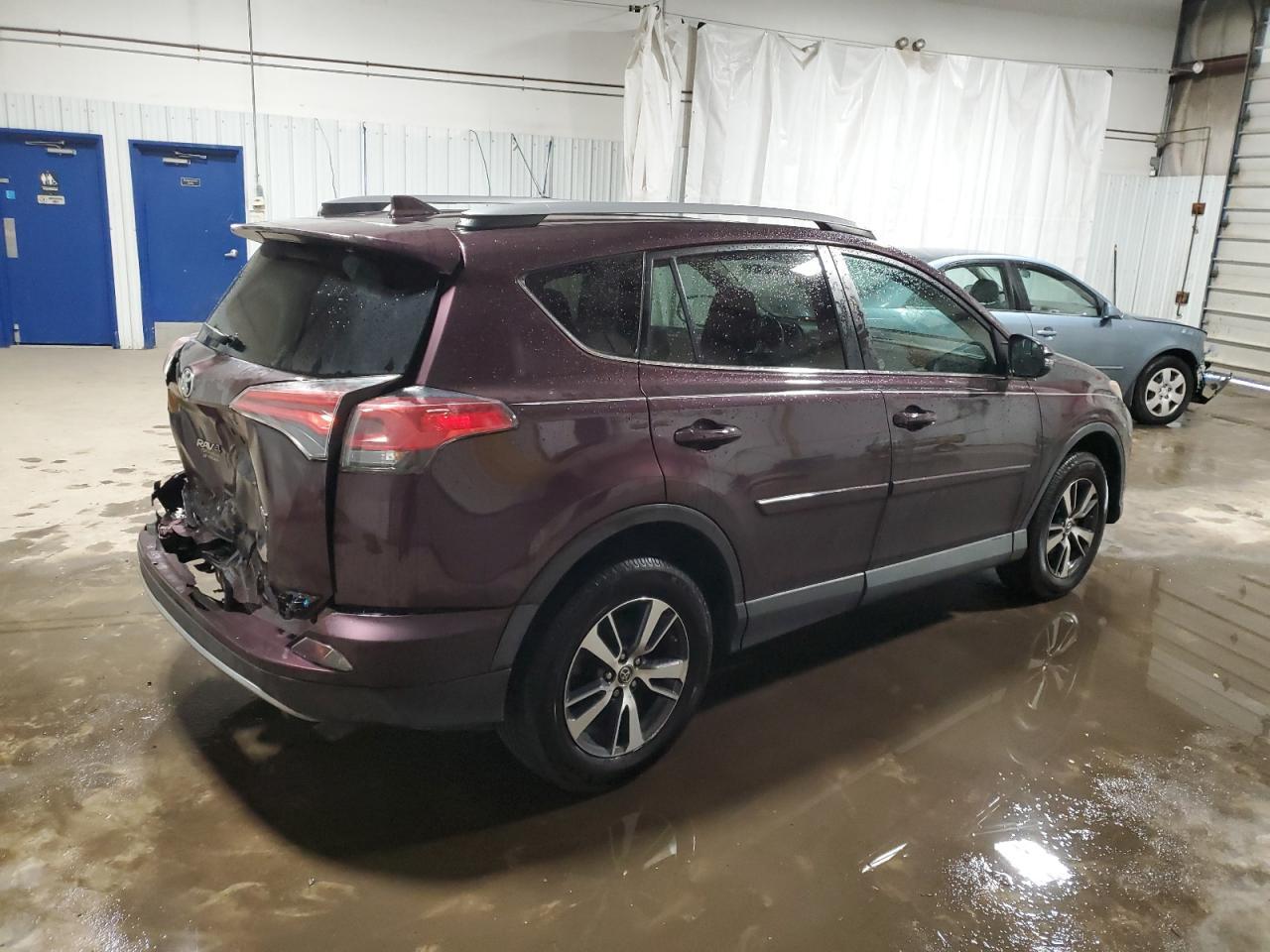 2017 TOYOTA RAV4 XLE - Image 3