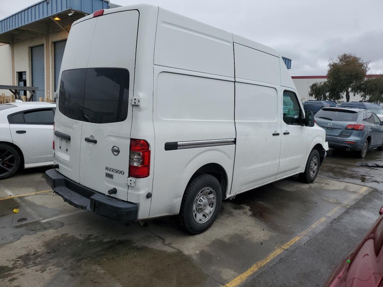 2015 NISSAN NV 2500 - Фото 3