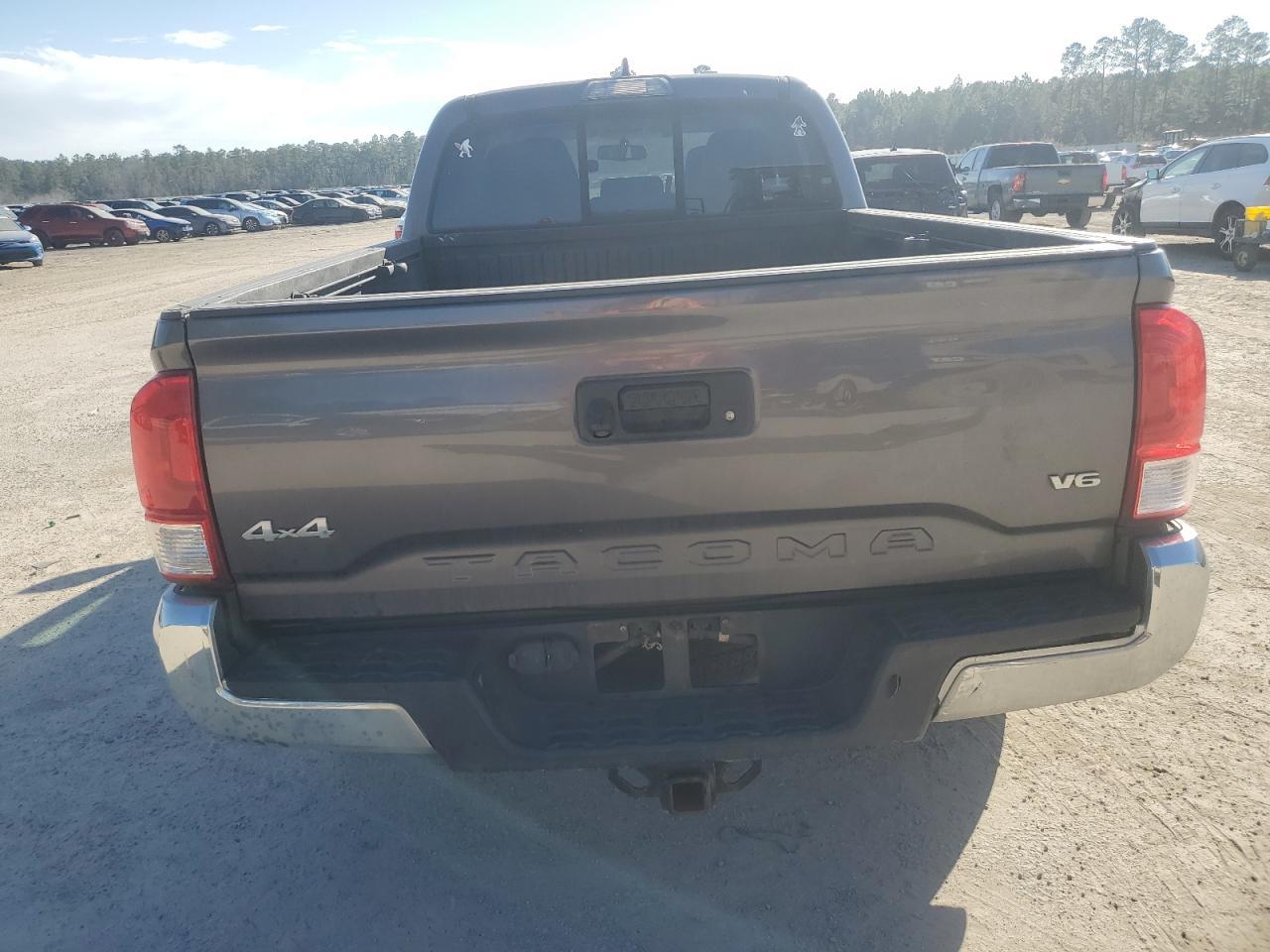 2017 TOYOTA TACOMA DOU - Фото 6