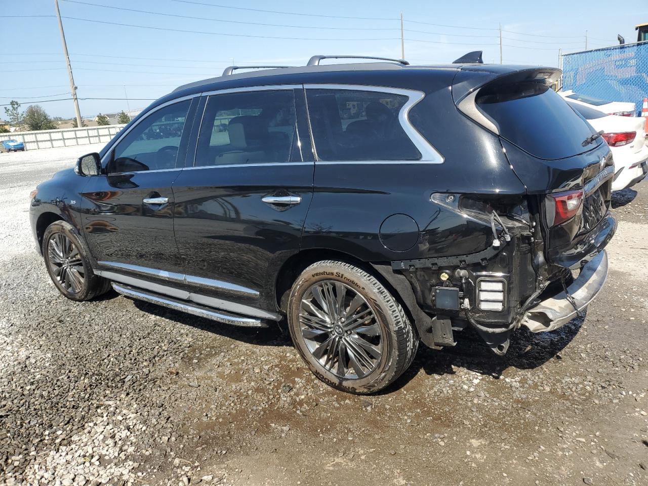 2019 INFINITI QX60 LUXE - Image 2