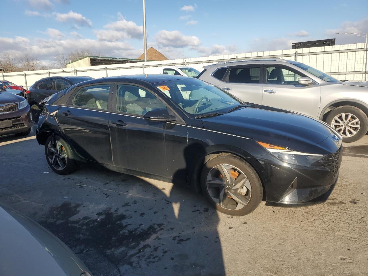 2023 HYUNDAI ELANTRA SE - Image 4