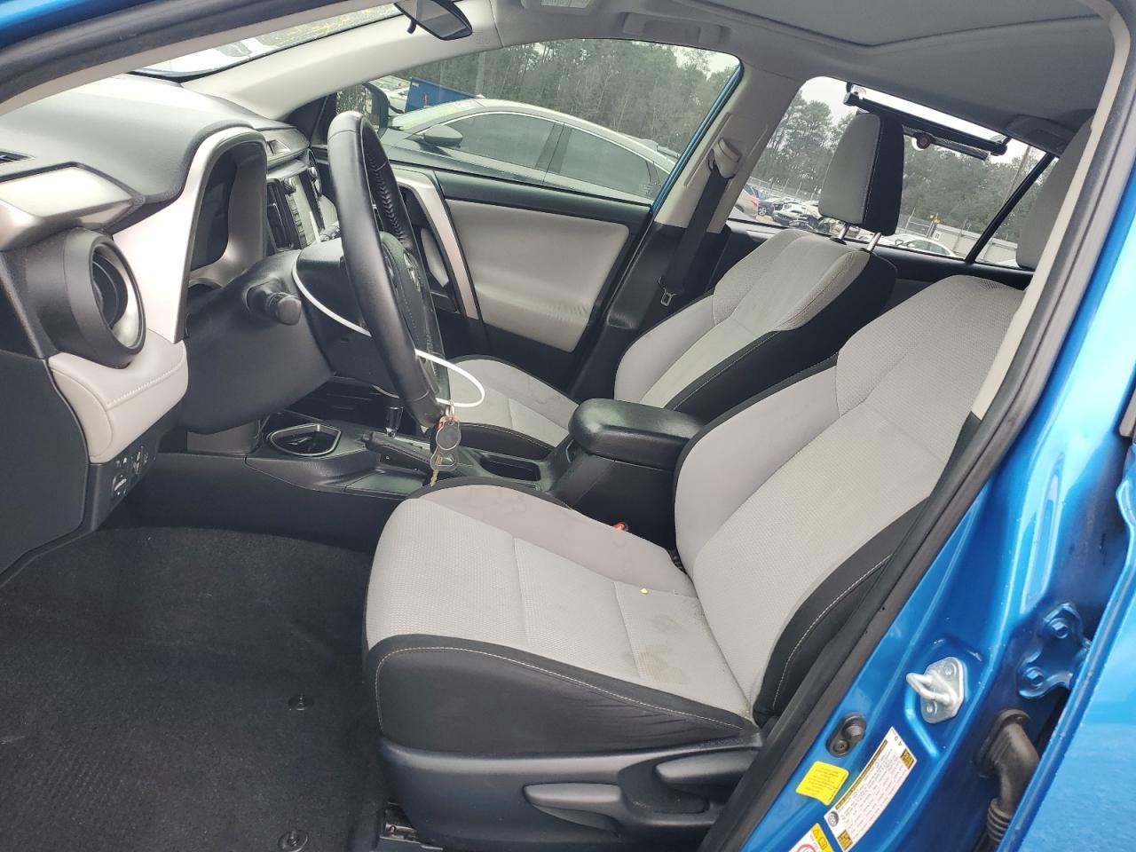 2017 TOYOTA RAV4 XLE - Image 7