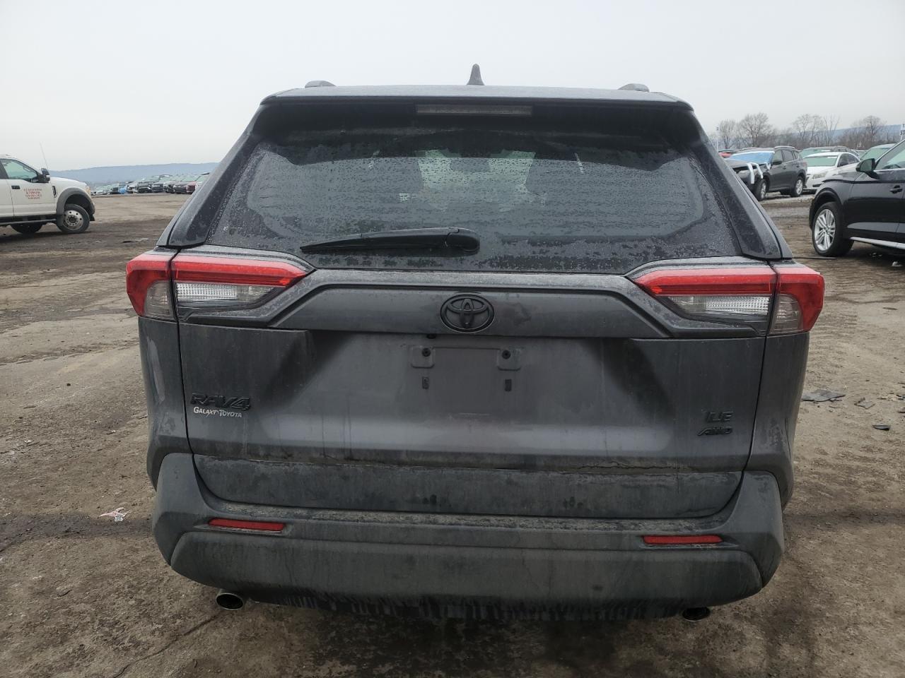 2021 TOYOTA RAV4 LE - Фото 6
