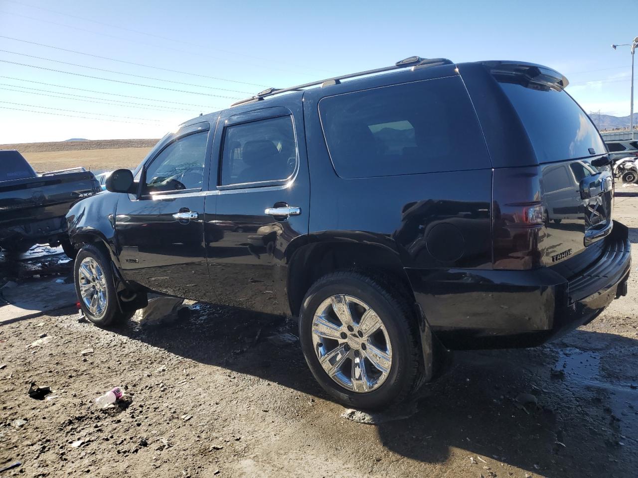 2011 CHEVROLET TAHOE K150 - Image 2