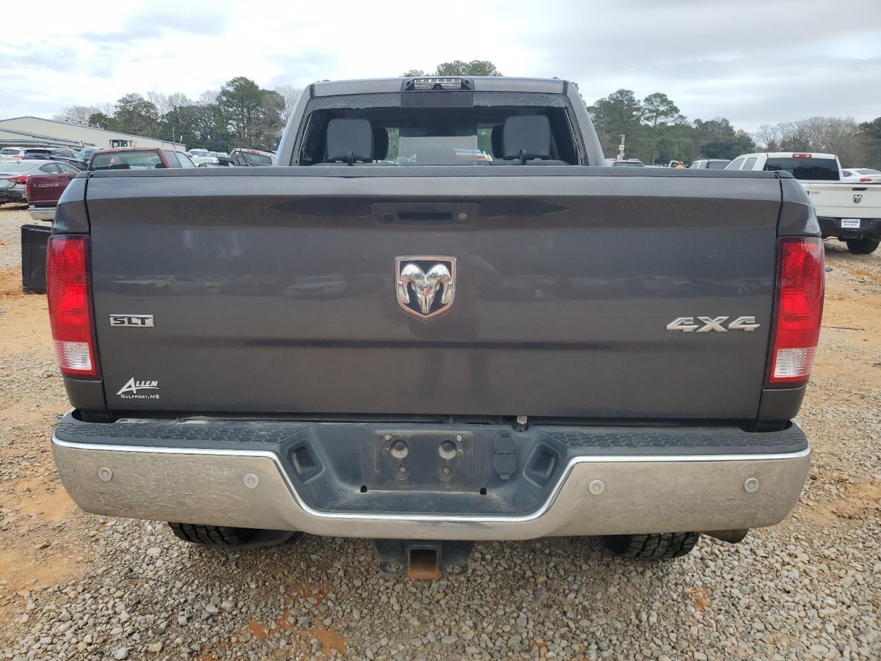 2017 RAM 2500 SLT - Image 6