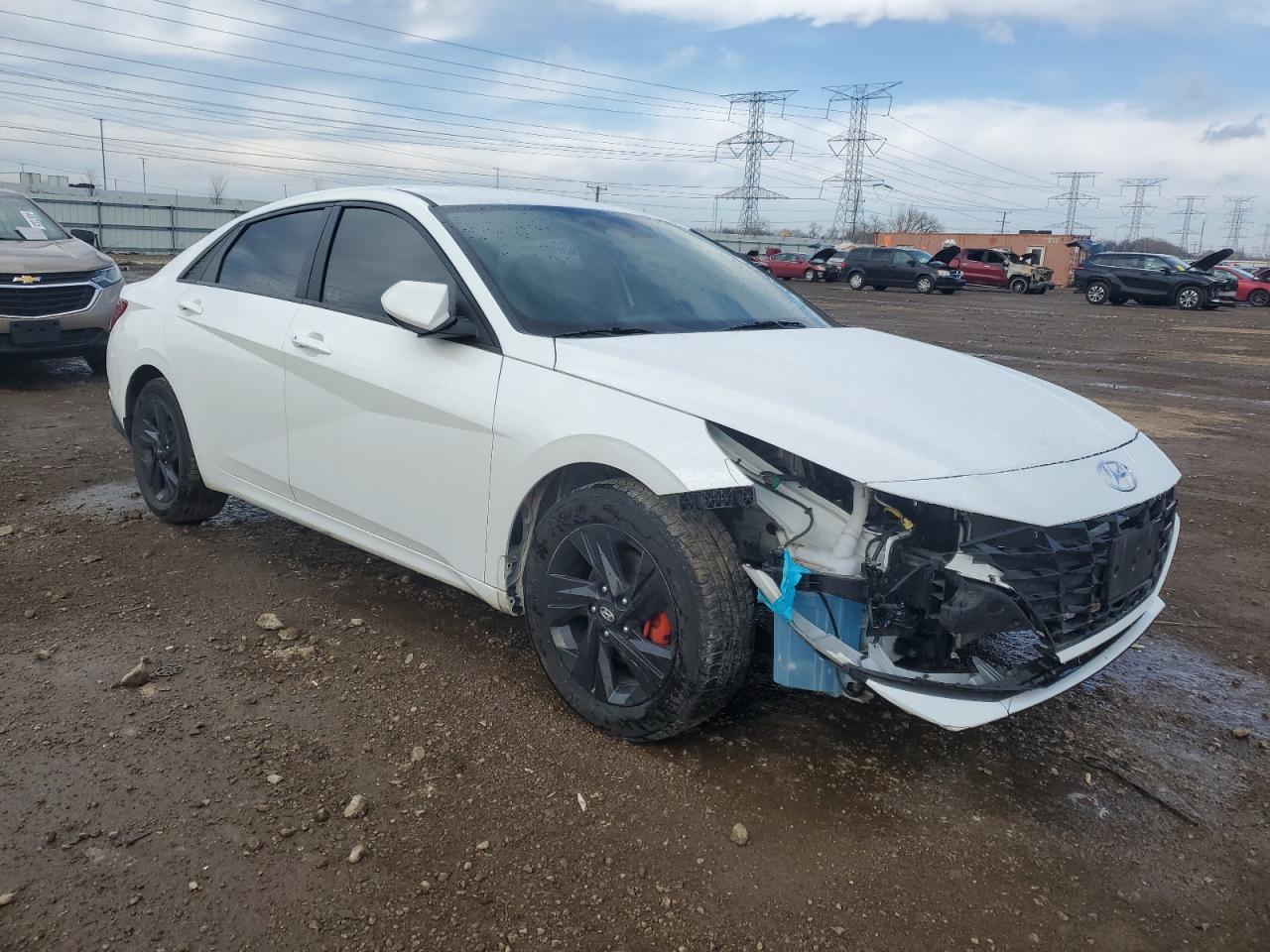 2023 HYUNDAI ELANTRA SE - Фото 4
