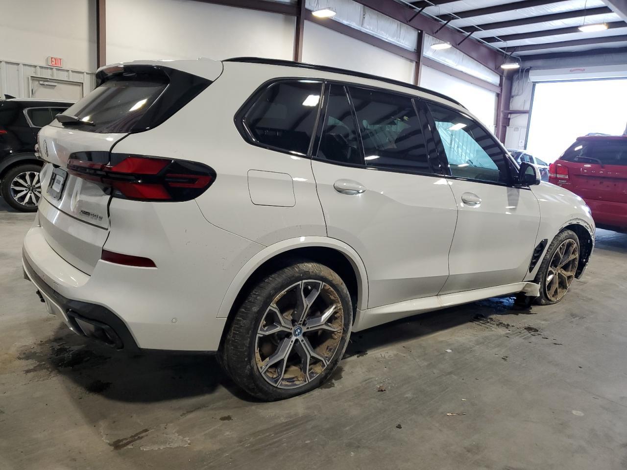 2025 BMW X5 XDRIVE5 - Фото 3