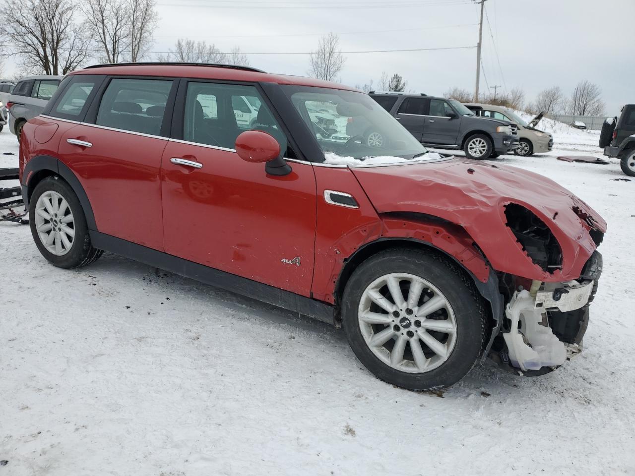 2017 MINI COOPER CLU - Image 4