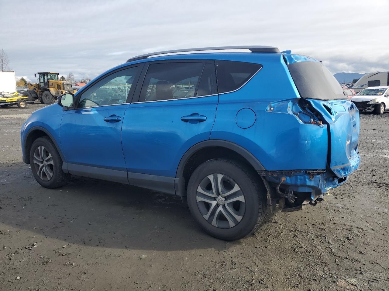 2017 TOYOTA RAV4 LE - Фото 2