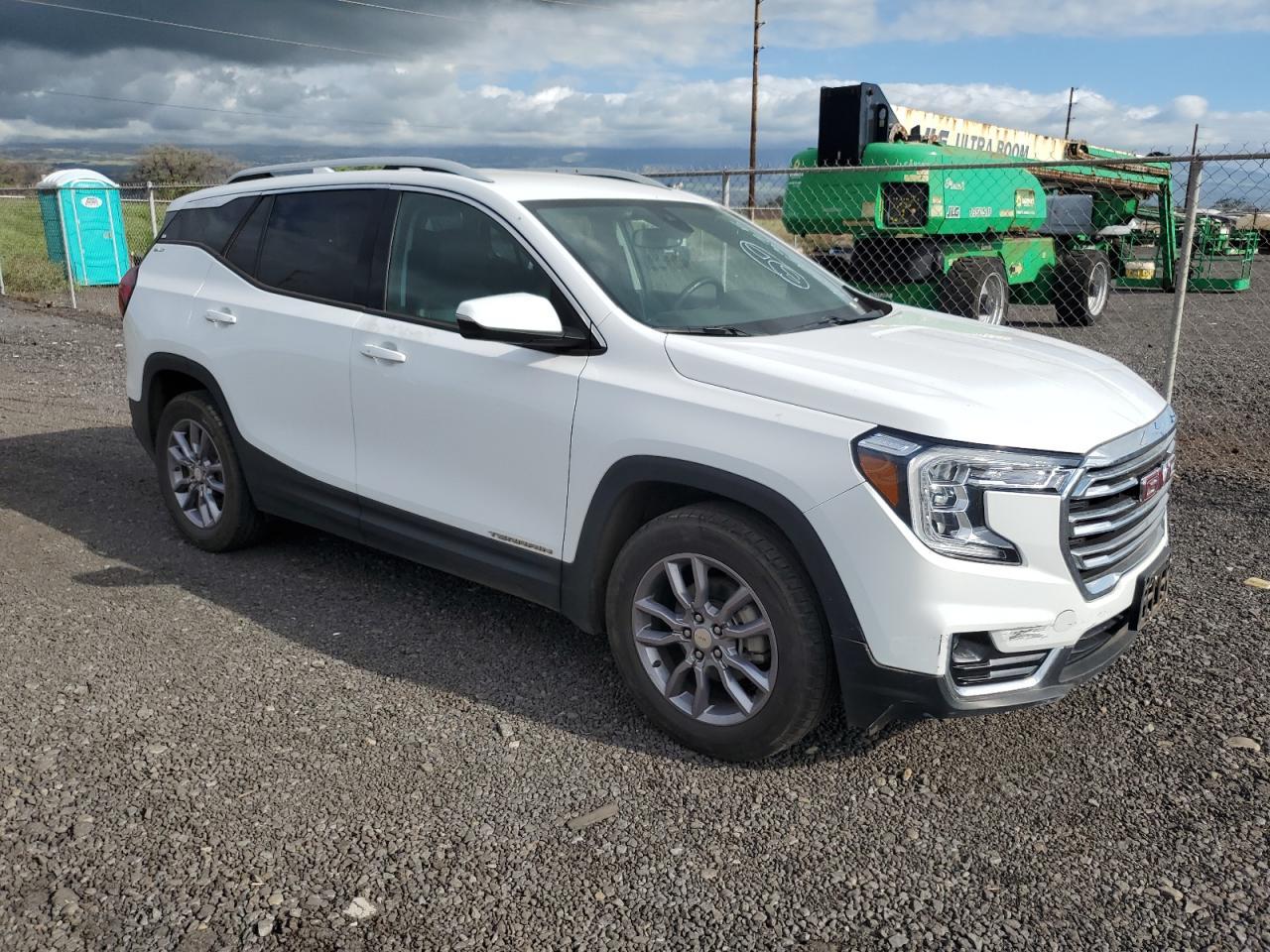 2023 GMC TERRAIN SL - Image 4