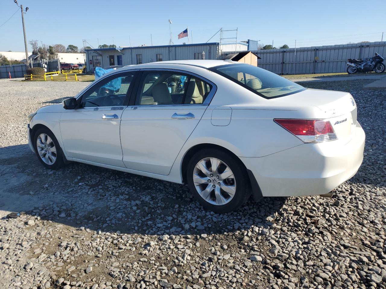 2010 HONDA ACCORD EXL - Image 2