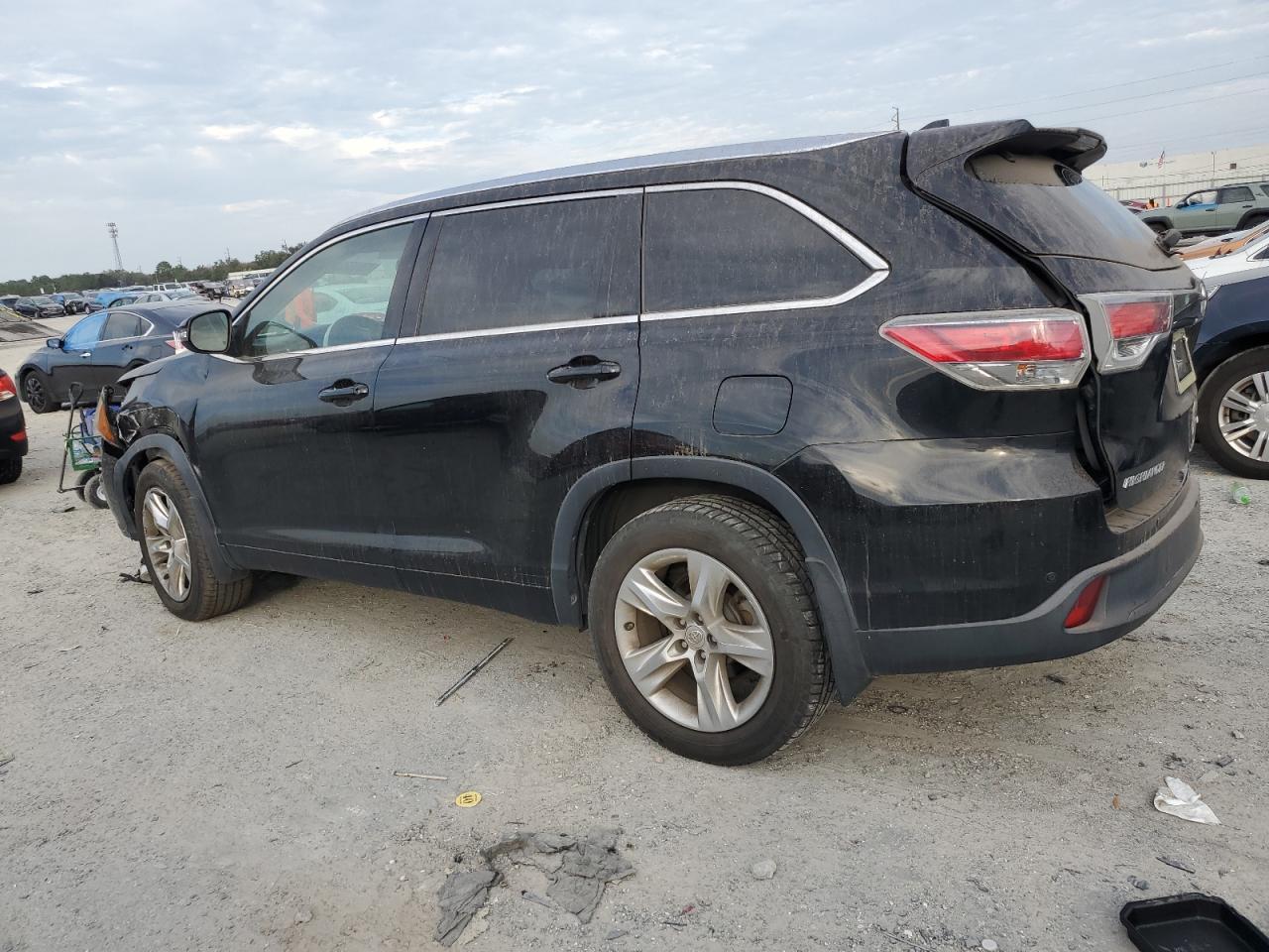 2014 TOYOTA HIGHLANDER - Image 2