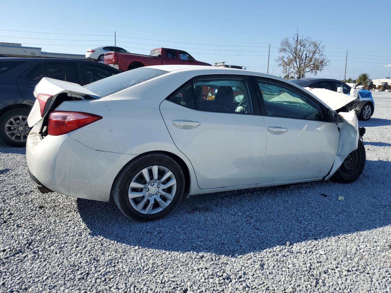 2018 TOYOTA COROLLA L - Фото 3