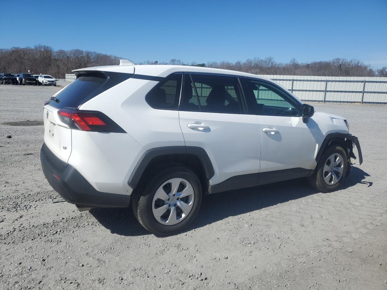 2023 TOYOTA RAV4 LE - Фото 3