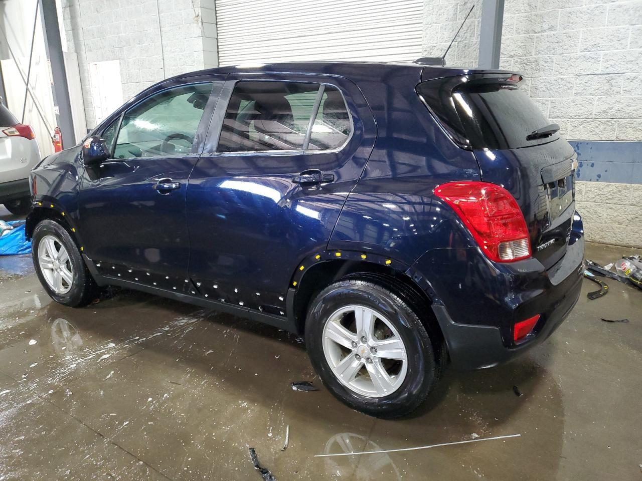 2021 CHEVROLET TRAX LS - Image 2