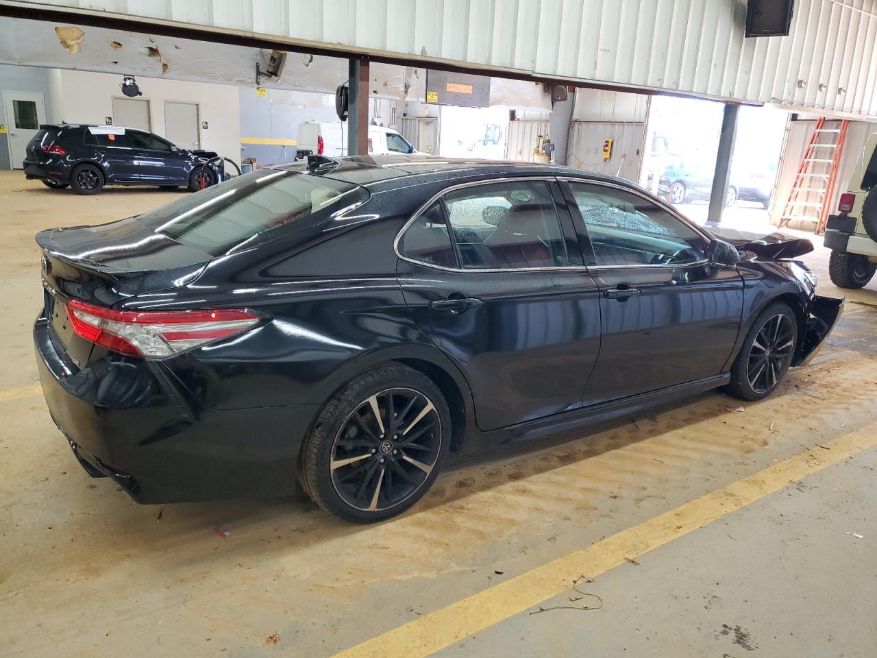 2019 TOYOTA CAMRY XSE - Фото 3