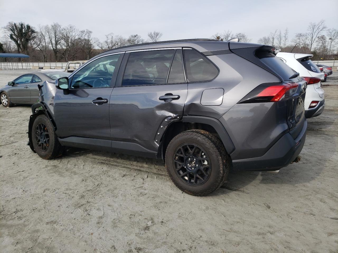 2022 TOYOTA RAV4 XLE - Фото 2