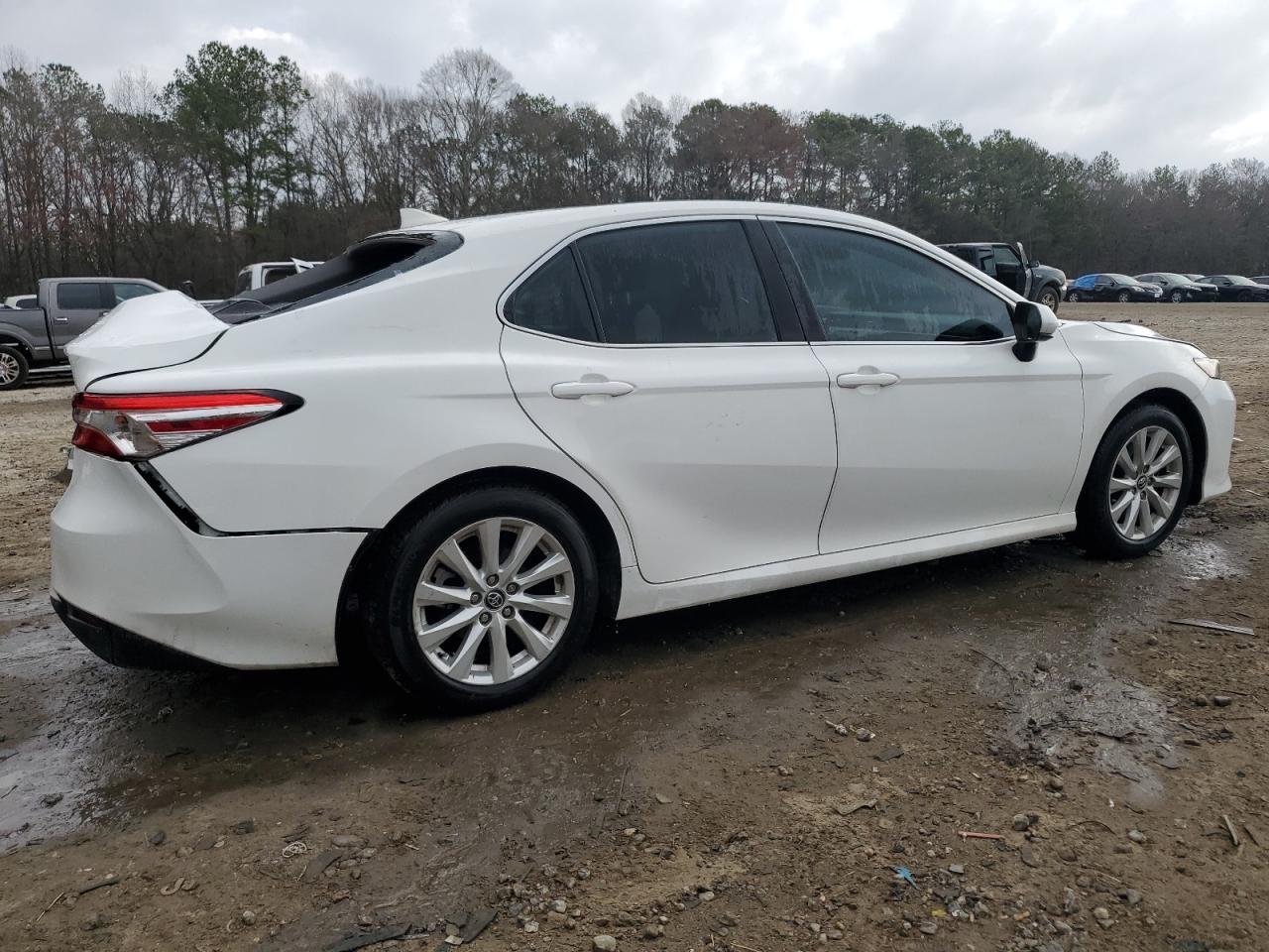 2020 TOYOTA CAMRY LE - Фото 3