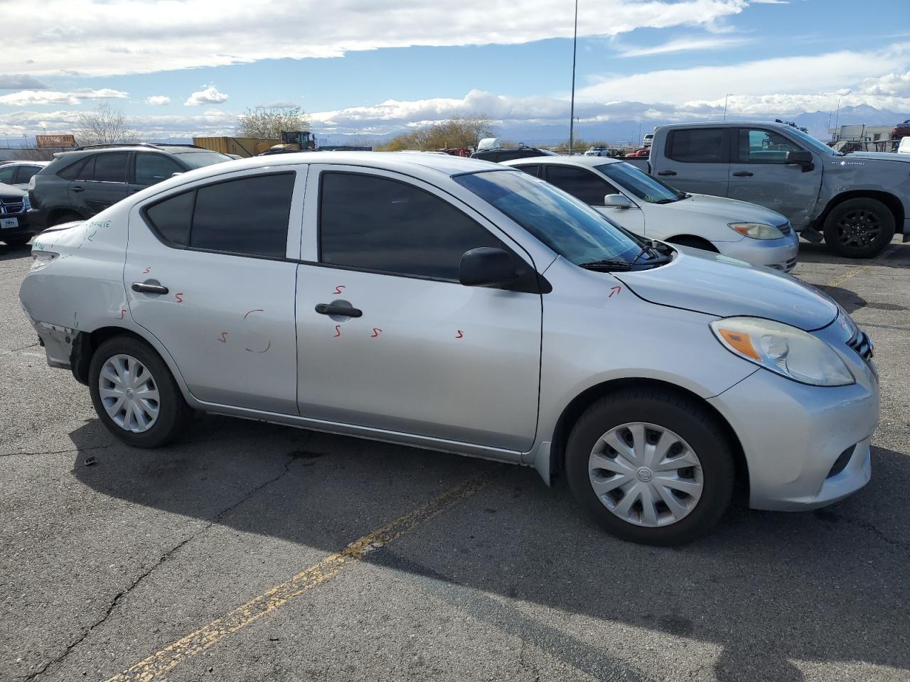 2014 NISSAN VERSA S - Image 4