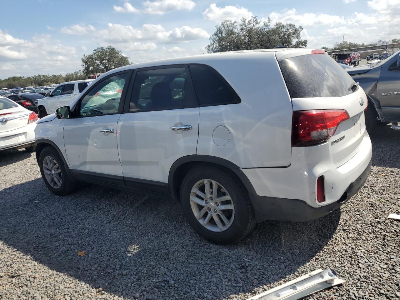 2014 KIA SORENTO LX - Image 2