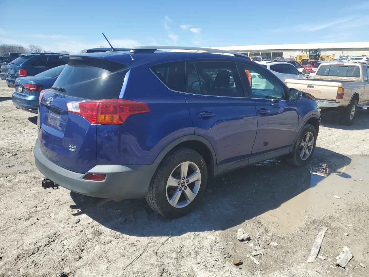 2015 TOYOTA RAV4 XLE - Image 3
