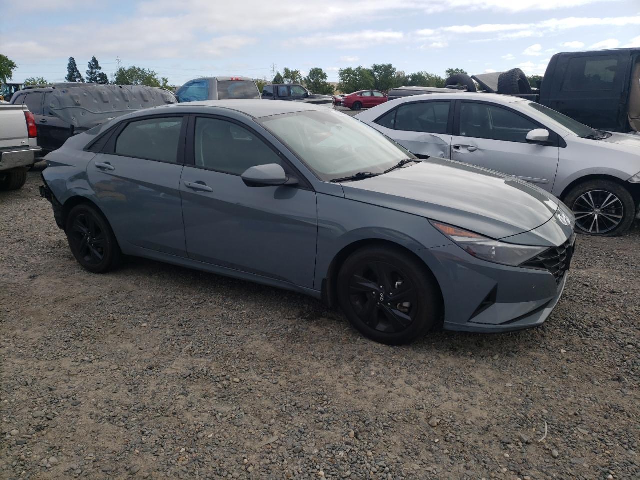 2022 HYUNDAI ELANTRA SE - Image 4
