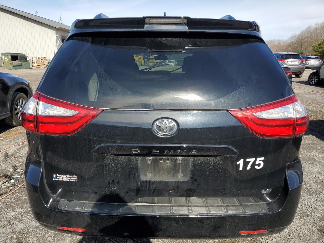 2019 TOYOTA SIENNA LE - Фото 6