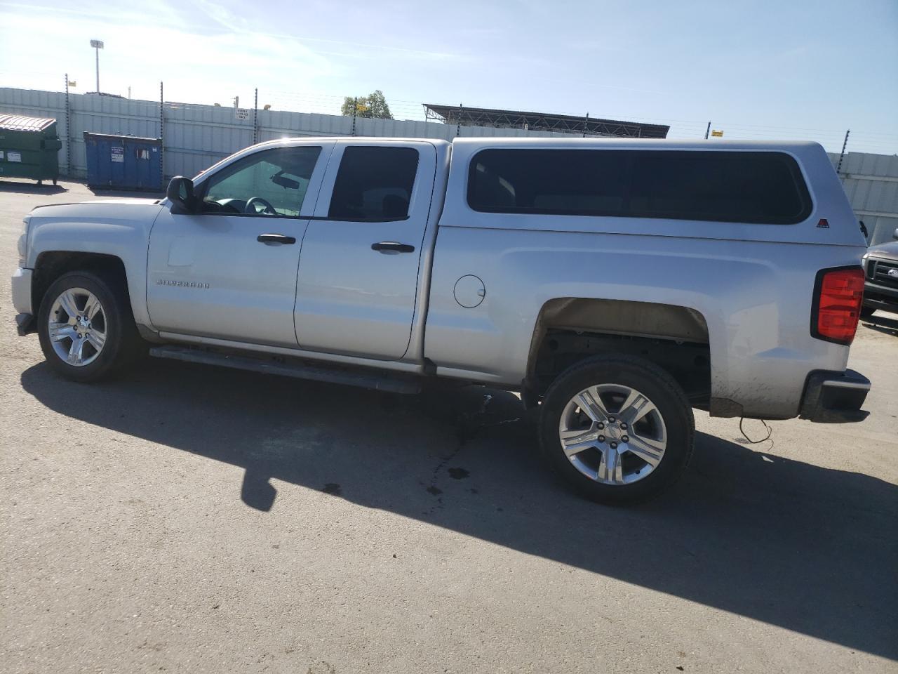 2017 CHEVROLET SILVERADO - Image 2