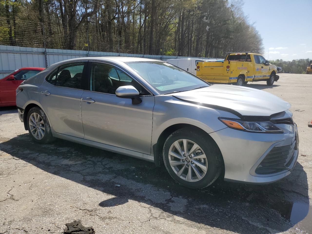2023 TOYOTA CAMRY LE - Фото 4