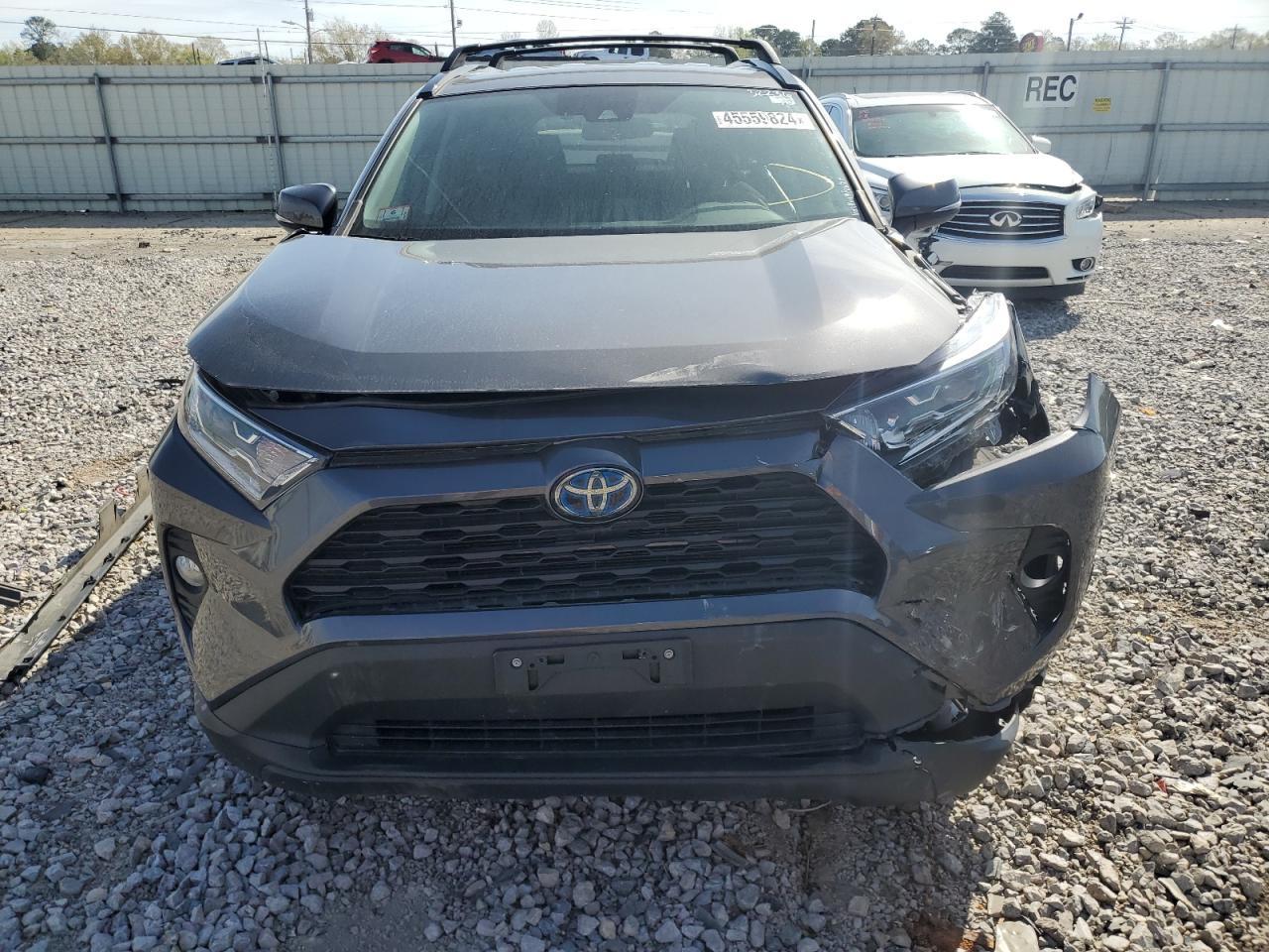 2020 TOYOTA RAV4 XLE - Image 5