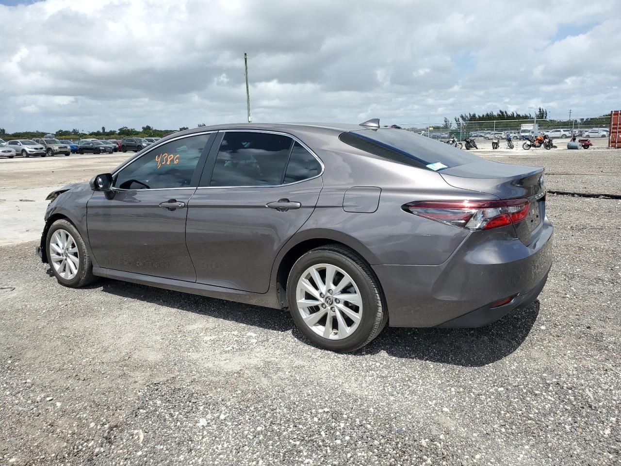 2023 TOYOTA CAMRY LE - Фото 2