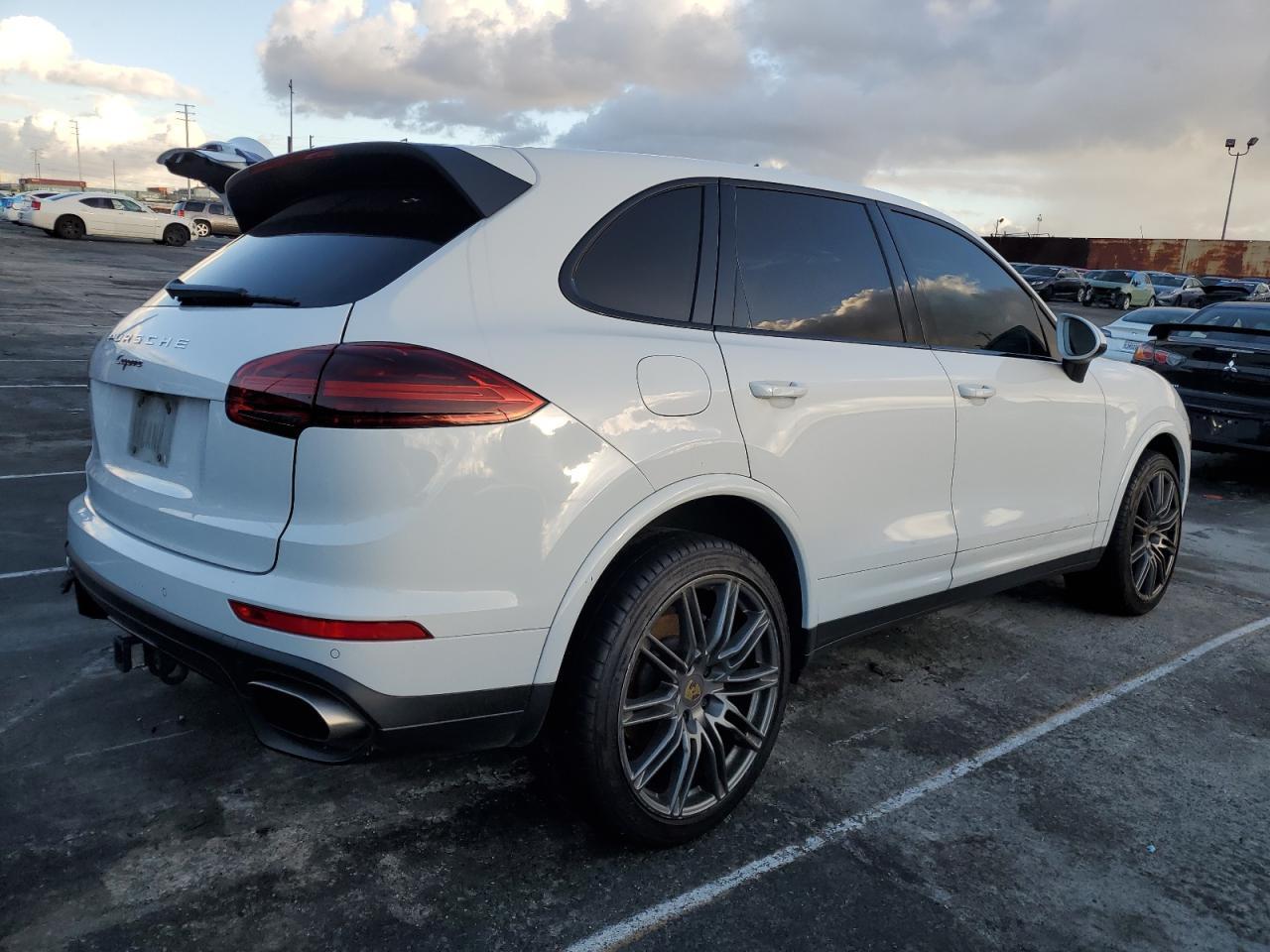 2018 PORSCHE CAYENNE - Image 3