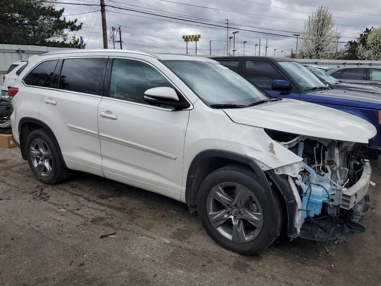 2018 TOYOTA HIGHLANDER - Image 4