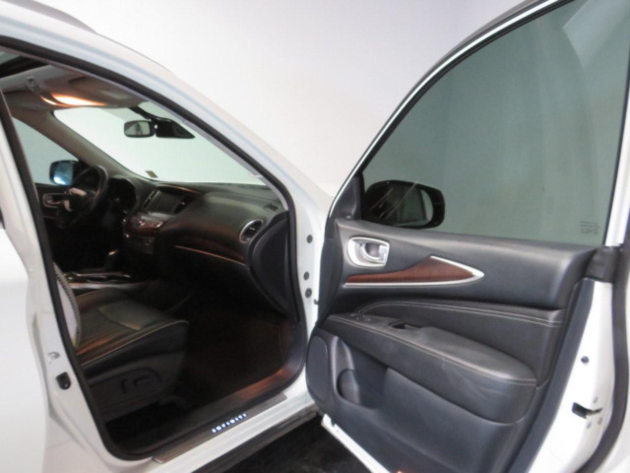 2019 INFINITI QX60 LUXE - Image 5