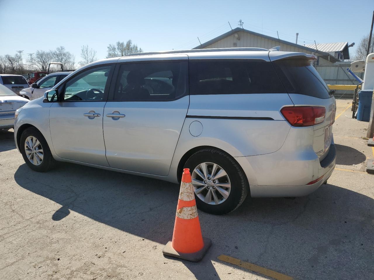 2017 KIA SEDONA LX - Фото 2