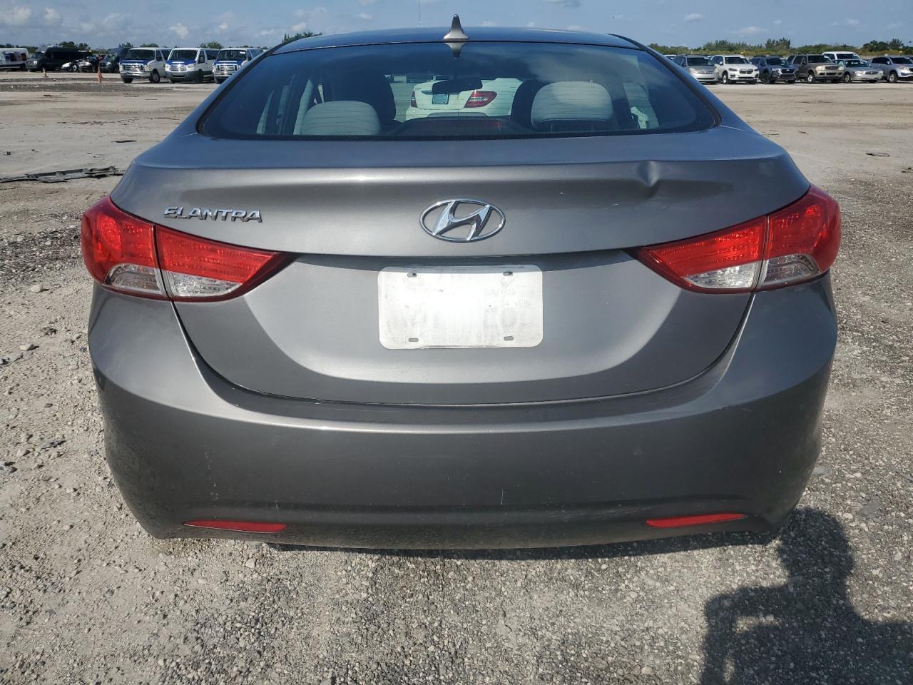 2013 HYUNDAI ELANTRA GL - Image 6