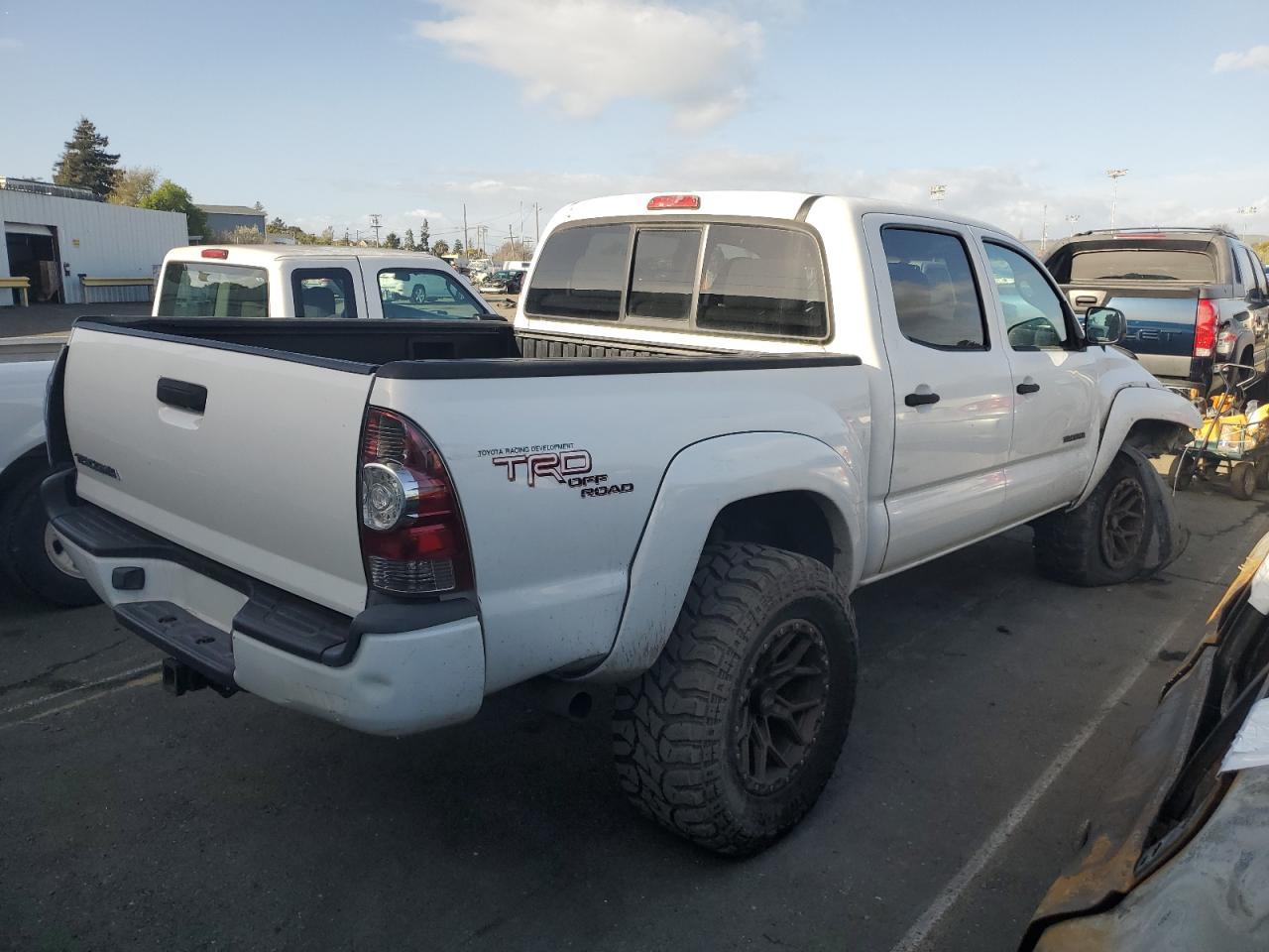 2011 TOYOTA TACOMA DOU - Фото 3