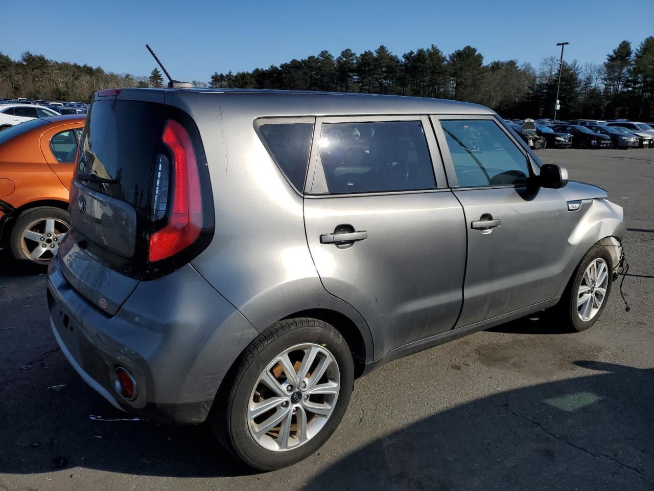 2019 KIA SOUL + - Image 3