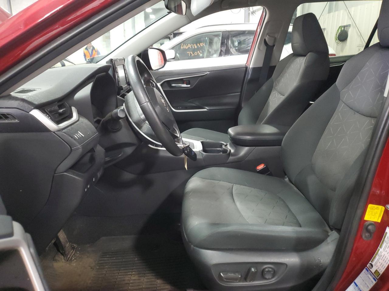 2020 TOYOTA RAV4 XLE - Image 7
