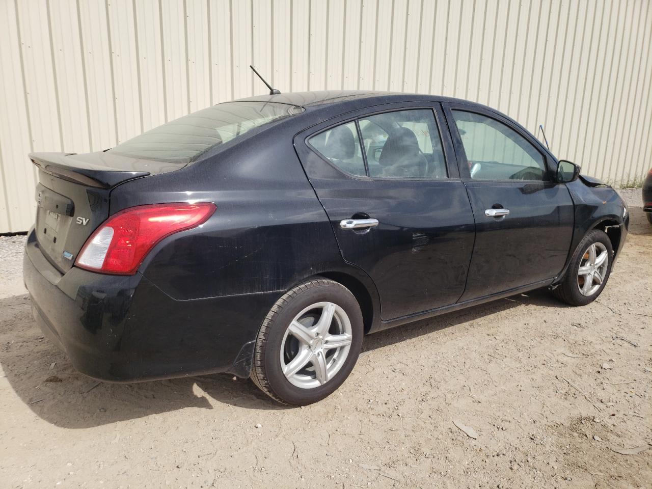 2016 NISSAN VERSA S - Фото 3