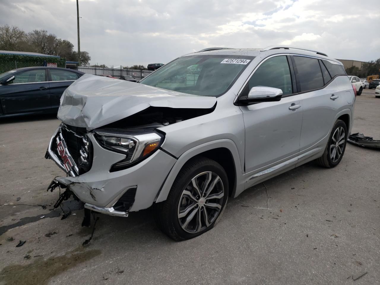 2019 GMC TERRAIN DE car image