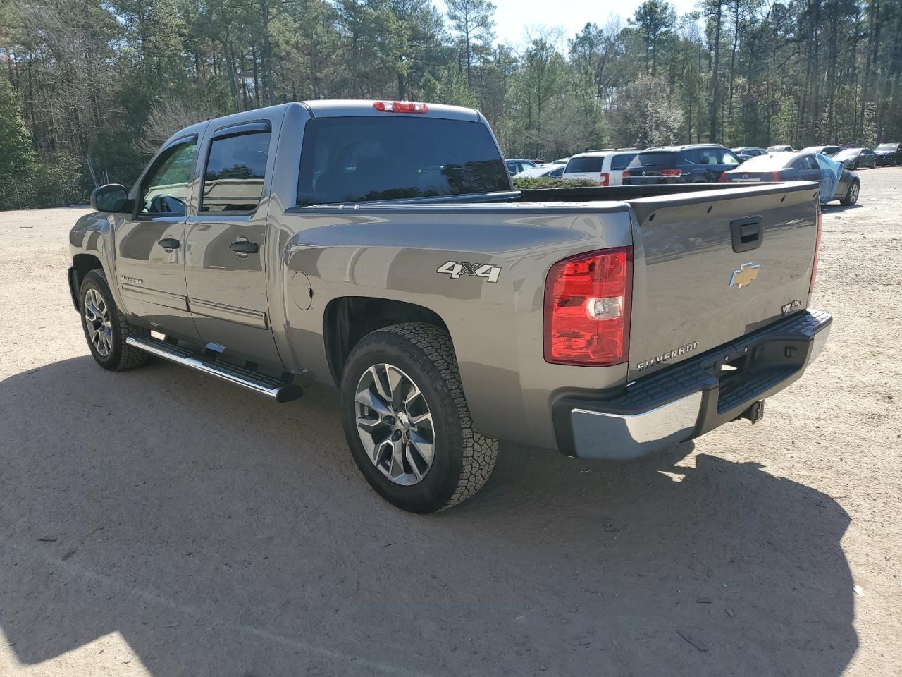 2013 CHEVROLET SILVERADO - Фото 2