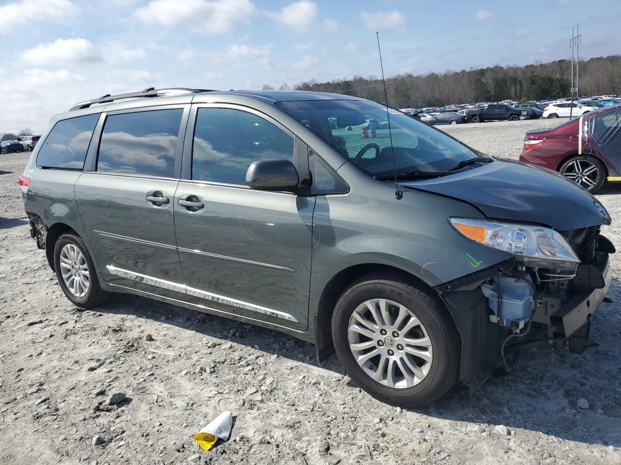 2013 TOYOTA SIENNA XLE - Фото 4