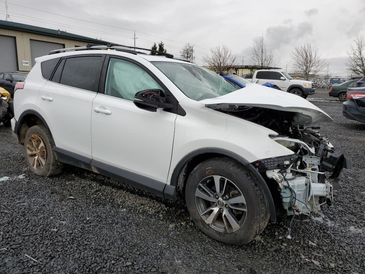 2017 TOYOTA RAV4 XLE - Image 4