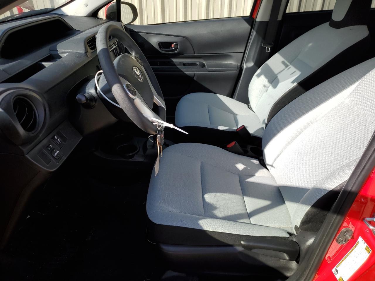 2015 TOYOTA PRIUS C - Image 7