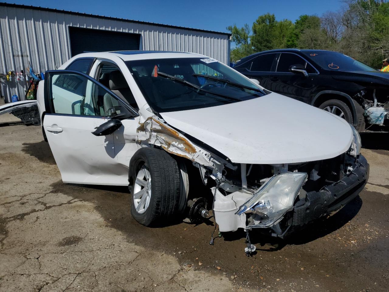 2014 TOYOTA CAMRY L - Фото 4