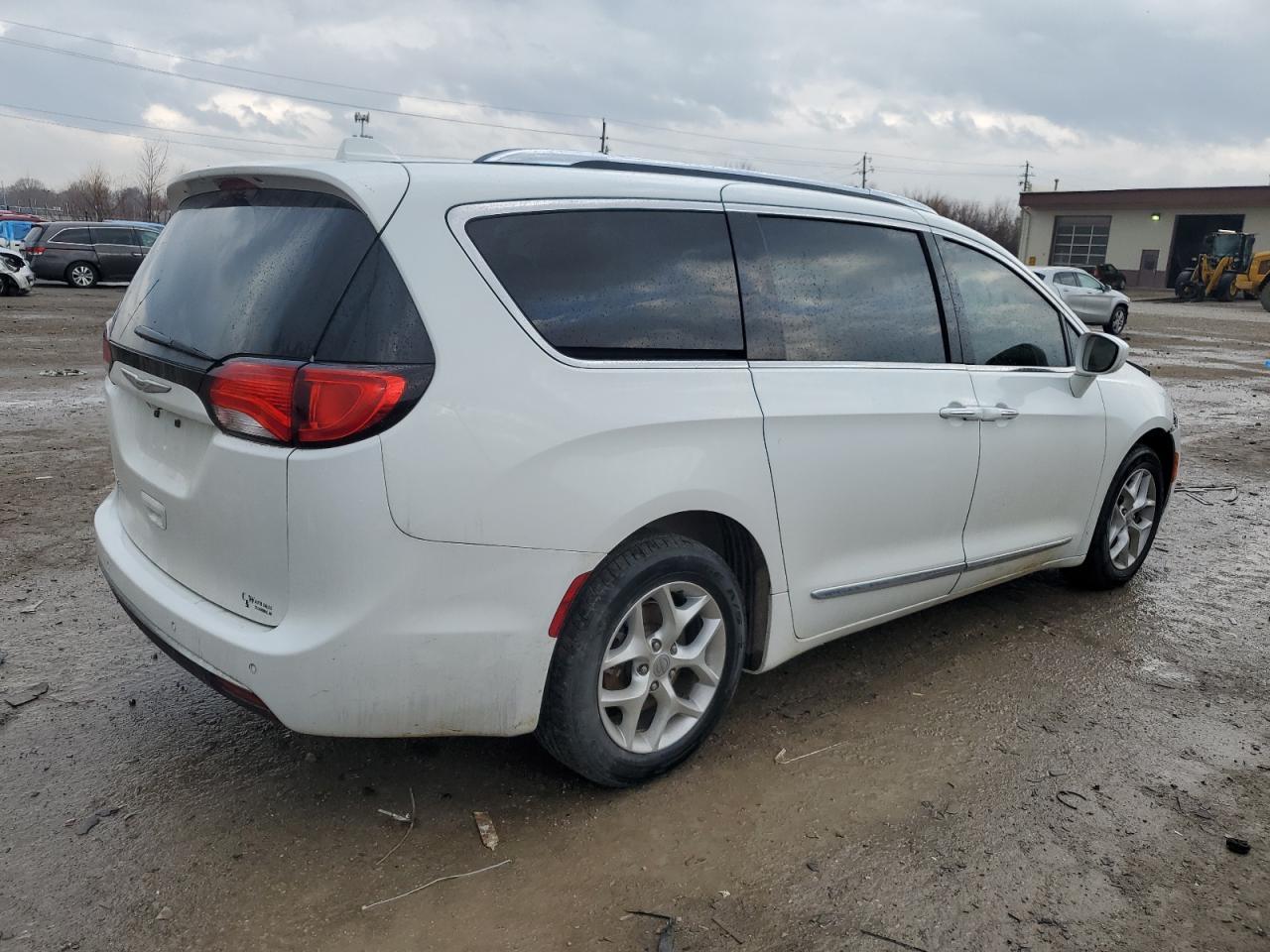 2017 CHRYSLER PACIFICA T - Image 3