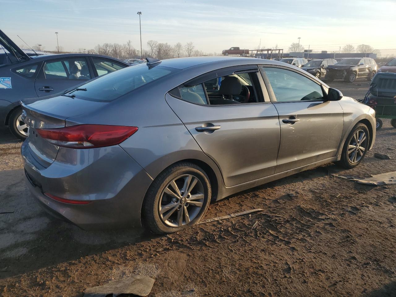 2018 HYUNDAI ELANTRA SE - Фото 3
