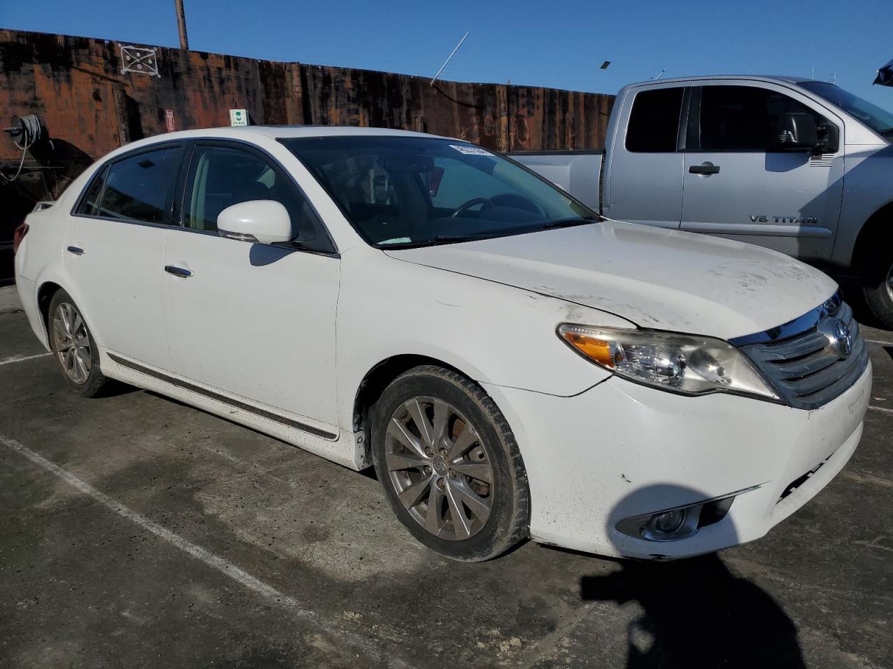 2011 TOYOTA AVALON BAS - Image 4